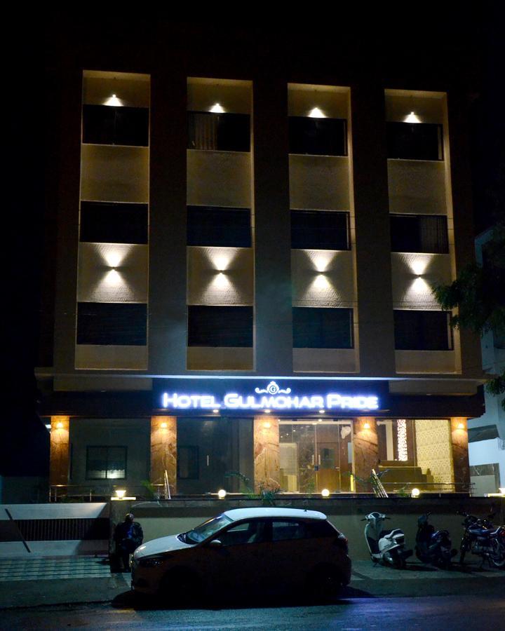 Hotel Gulmohar Pride Ahmednagar Exterior foto